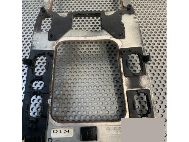 bontott MERCEDES-BENZ M-CLASS Középső Kardánbox Burkolat