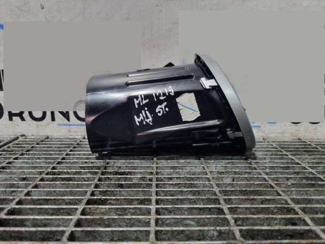 bontott MERCEDES-BENZ M-CLASS Középső Szellőző