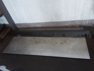 bontott MERCEDES-BENZ M-CLASS Küszöb Burkolat