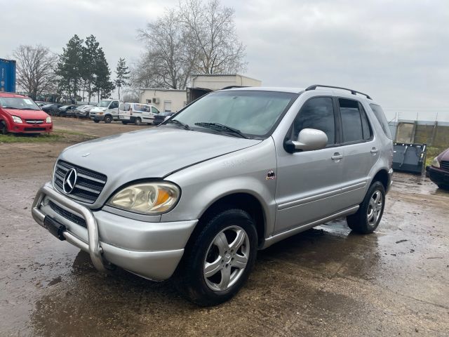 bontott MERCEDES-BENZ M-CLASS Bal hátsó Féltengely