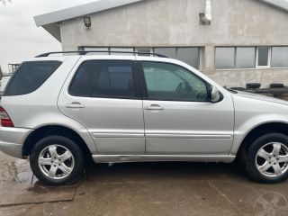 bontott MERCEDES-BENZ M-CLASS Biztosítéktábla Motortér