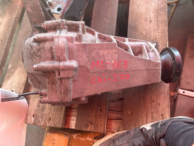 bontott MERCEDES-BENZ M-CLASS Első Differenciálmű