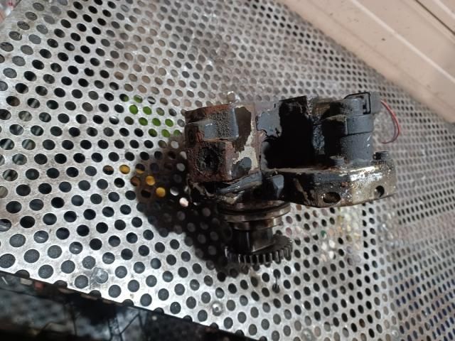 bontott MERCEDES-BENZ M-CLASS Nagynyomású Szivattyú