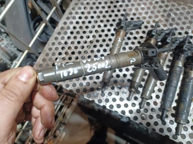 bontott MERCEDES-BENZ M-CLASS Porlasztó (1 db)