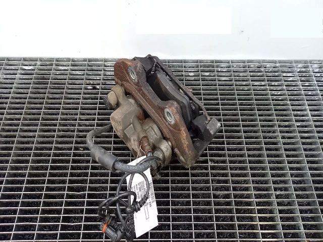 bontott MERCEDES-BENZ M-CLASS Jobb első Féknyereg Munkahengerrel