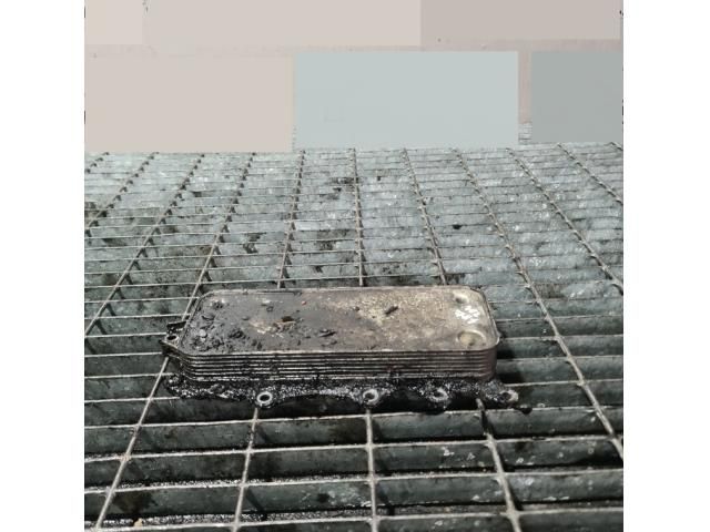 bontott MERCEDES-BENZ M-CLASS Olajhűtő