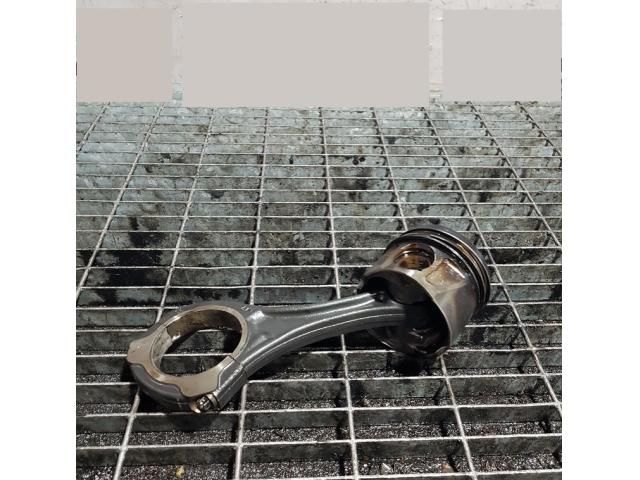 bontott MERCEDES-BENZ M-CLASS Dugattyú