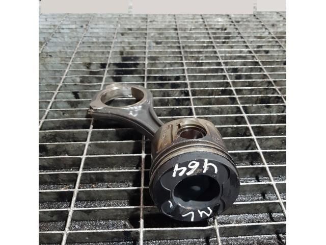 bontott MERCEDES-BENZ M-CLASS Dugattyú