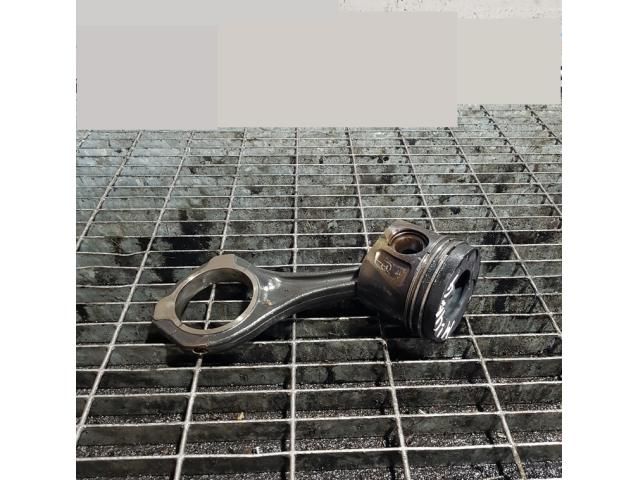 bontott MERCEDES-BENZ M-CLASS Dugattyú