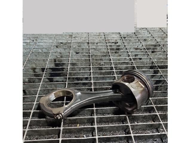 bontott MERCEDES-BENZ M-CLASS Dugattyú