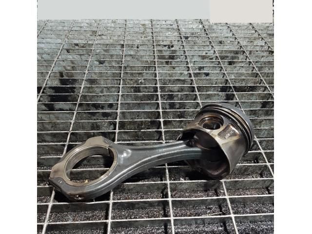 bontott MERCEDES-BENZ M-CLASS Dugattyú