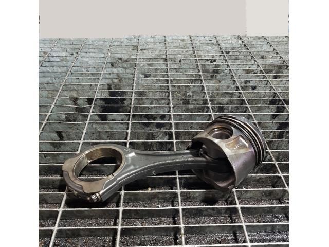 bontott MERCEDES-BENZ M-CLASS Dugattyú