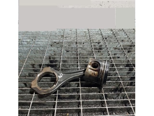 bontott MERCEDES-BENZ M-CLASS Dugattyú