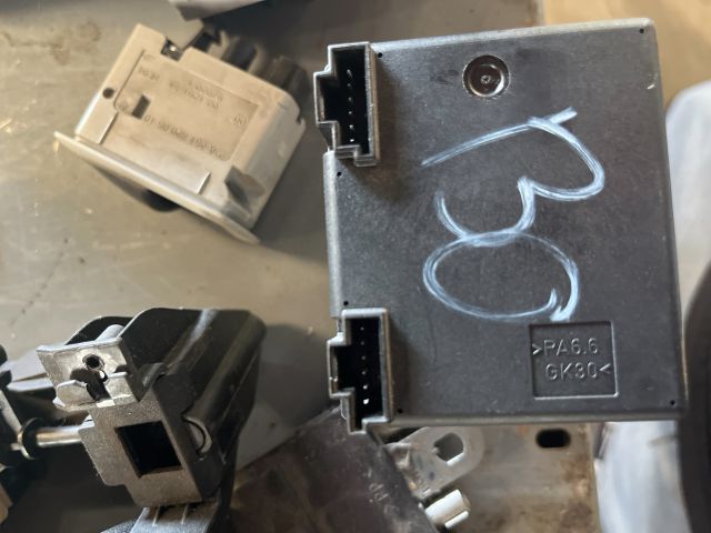 bontott MERCEDES-BENZ M-CLASS Gyújtáskapcsoló Házzal