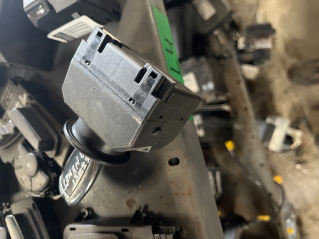 bontott MERCEDES-BENZ M-CLASS Gyújtáskapcsoló Házzal