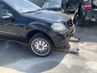 bontott MERCEDES-BENZ M-CLASS Jobb első Gólyaláb (Lengécsillapító, Rugó)