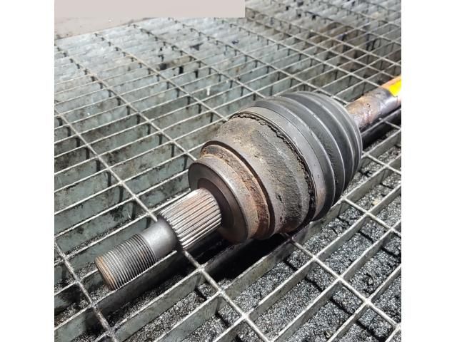 bontott MERCEDES-BENZ M-CLASS Jobb Féltengely