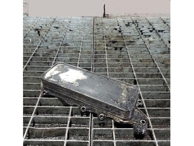 bontott MERCEDES-BENZ M-CLASS Olajhűtő