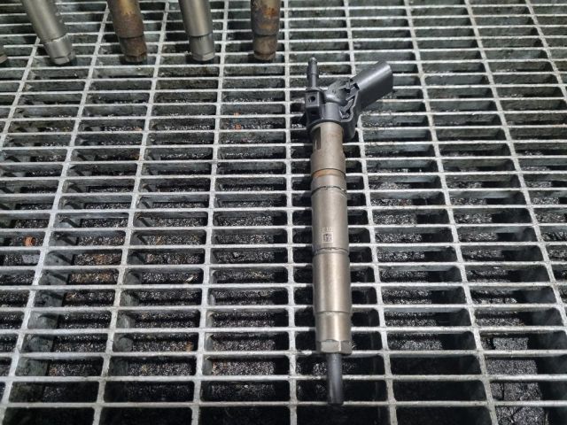 bontott MERCEDES-BENZ M-CLASS Porlasztó (1 db)