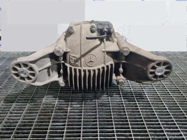 bontott MERCEDES-BENZ M-CLASS Hátsó Differenciálmű