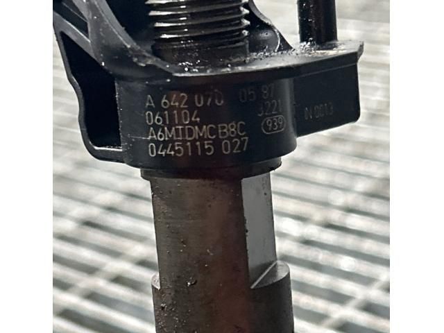 bontott MERCEDES-BENZ M-CLASS Porlasztó (1 db)