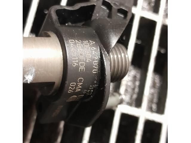 bontott MERCEDES-BENZ M-CLASS Porlasztó (1 db)