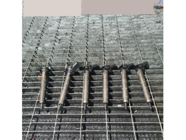 bontott MERCEDES-BENZ M-CLASS Porlasztó (1 db)