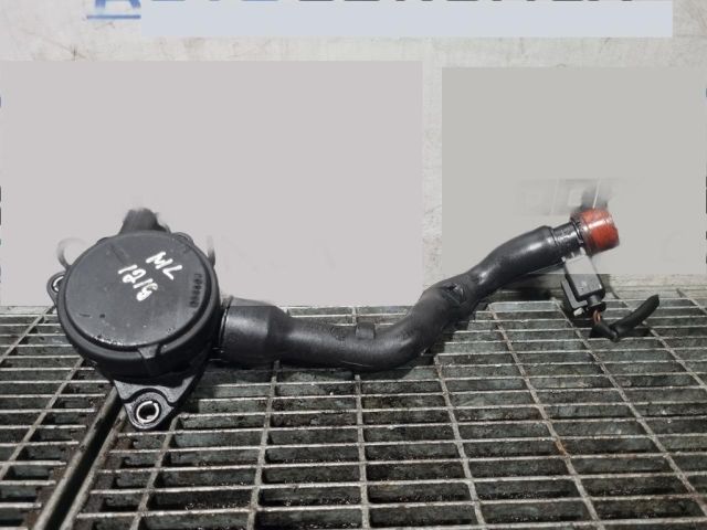 bontott MERCEDES-BENZ M-CLASS Szelepfedél