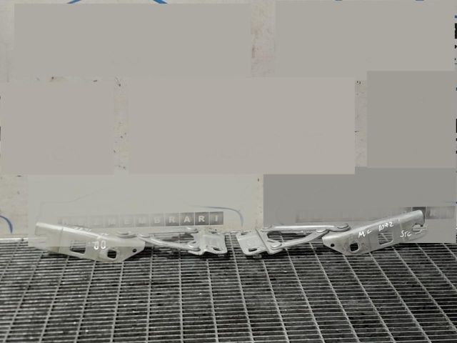 bontott MERCEDES-BENZ M-CLASS Motorháztető Zsanér Pár