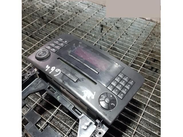 bontott MERCEDES-BENZ M-CLASS Rádió / CD