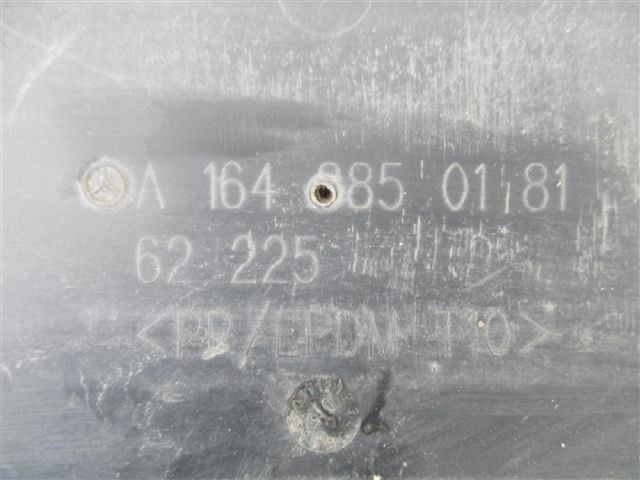 bontott MERCEDES-BENZ M-CLASS Rendszámtábla Tartó