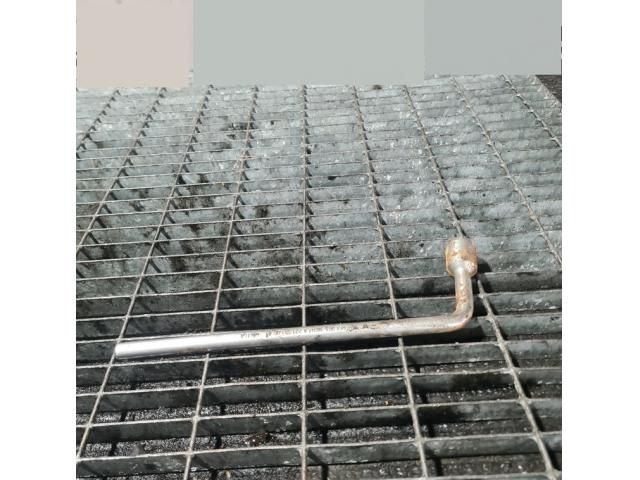 bontott MERCEDES-BENZ M-CLASS Szerszámkészlet