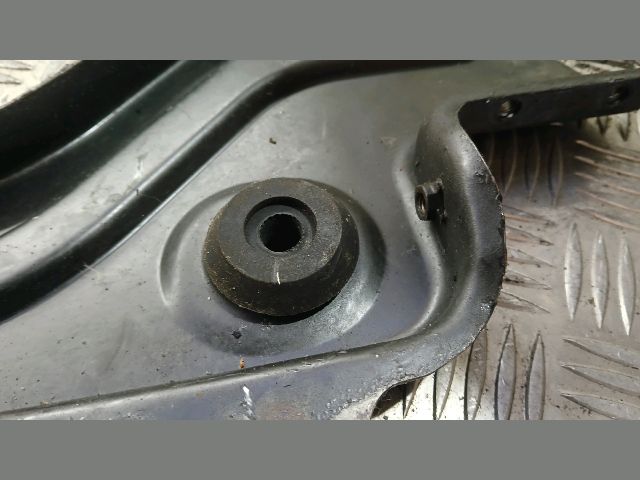 bontott MERCEDES-BENZ M-CLASS Vízhűtő Radiátor Tartó