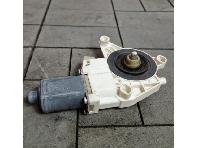 bontott MERCEDES-BENZ R-CLASS Bal első Ablakemelő Motor