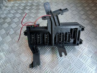 bontott MERCEDES-BENZ R-CLASS Biztosítéktábla Csomagtér