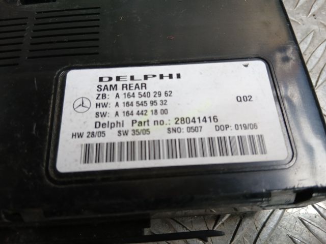 bontott MERCEDES-BENZ R-CLASS Biztosítéktábla Doboz