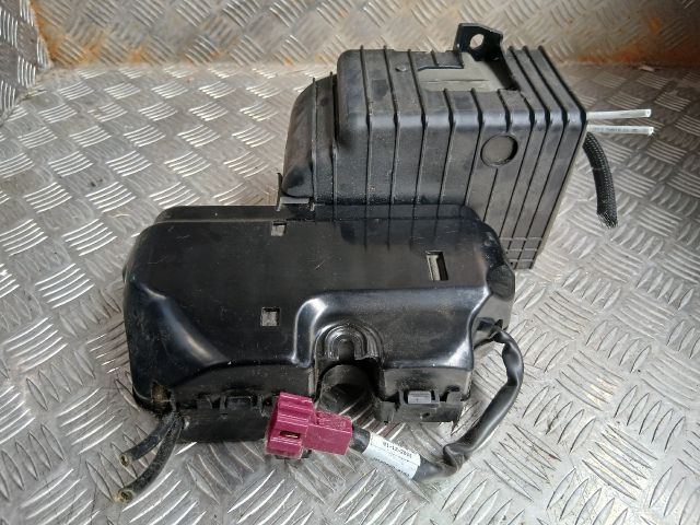 bontott MERCEDES-BENZ R-CLASS Csomagtérajtó Ajtóbehúzó