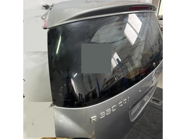 bontott MERCEDES-BENZ R-CLASS Csomagtérajtó (Üres lemez)