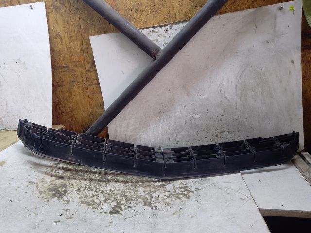 bontott MERCEDES-BENZ R-CLASS Első Lökhárító Alsó Középső Díszrács