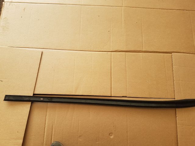 bontott MERCEDES-BENZ R-CLASS Első Szélvédő Bal Díszléc