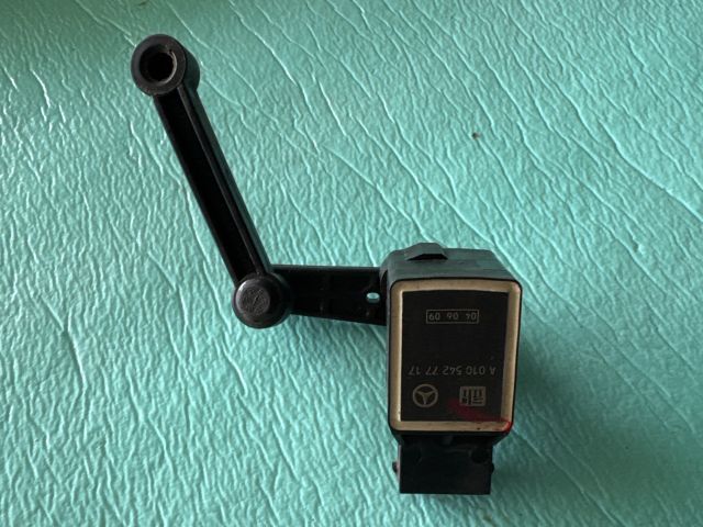 bontott MERCEDES-BENZ R-CLASS Első Xenon Szintszabályzó Jeladó