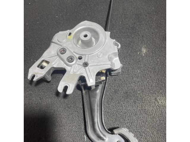 bontott MERCEDES-BENZ R-CLASS Fékpedál