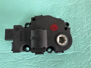 bontott MERCEDES-BENZ R-CLASS Fűtés Állító Motor