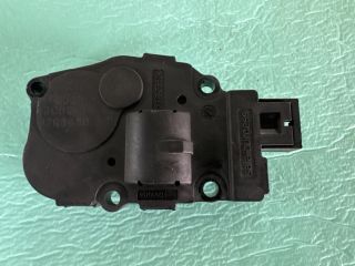 bontott MERCEDES-BENZ R-CLASS Fűtés Állító Motor