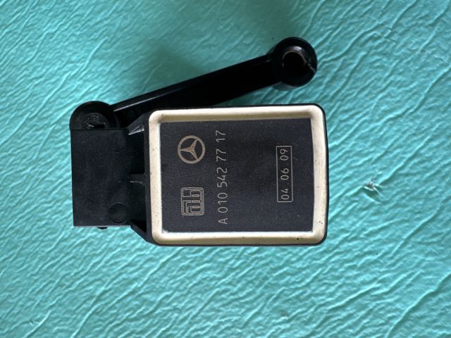 bontott MERCEDES-BENZ R-CLASS Hátsó Xenon Szintszabályzó Jeladó