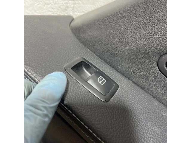 bontott MERCEDES-BENZ R-CLASS Jobb első Ajtó Kárpit