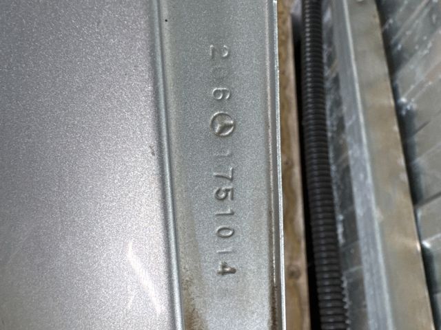 bontott MERCEDES-BENZ R-CLASS Jobb első Sárvédő