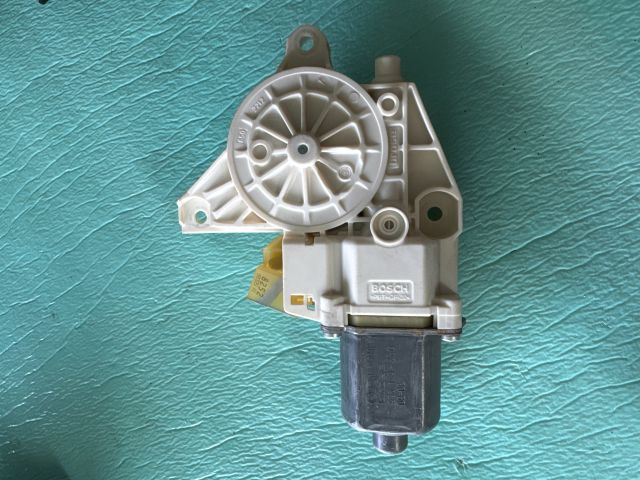 bontott MERCEDES-BENZ R-CLASS Jobb hátsó Ablakemelő Motor