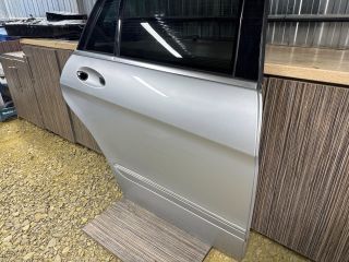 bontott MERCEDES-BENZ R-CLASS Jobb hátsó Ajtó (Üres lemez)