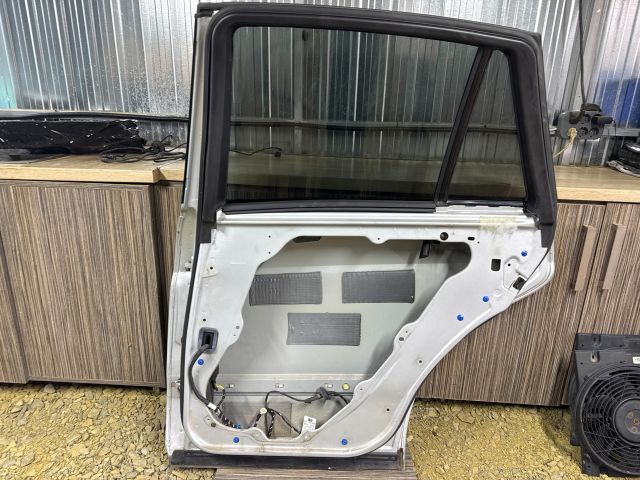 bontott MERCEDES-BENZ R-CLASS Jobb hátsó Ajtó (Üres lemez)